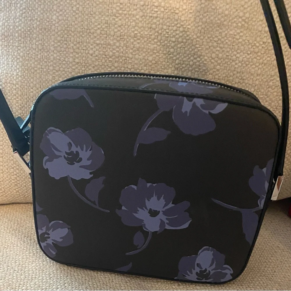 Kate Spade New York EUC
NEWBURY LANE CAMMIE CROSSBODY - Picture 10 of 15